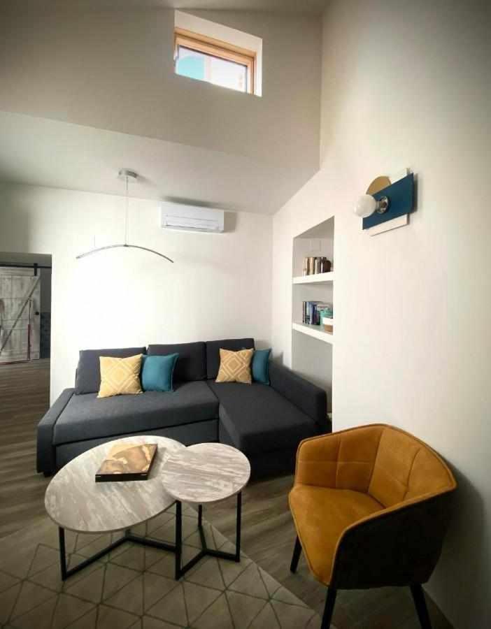 Appartamento Torre del Postigo By KubiK Caces Esterno foto